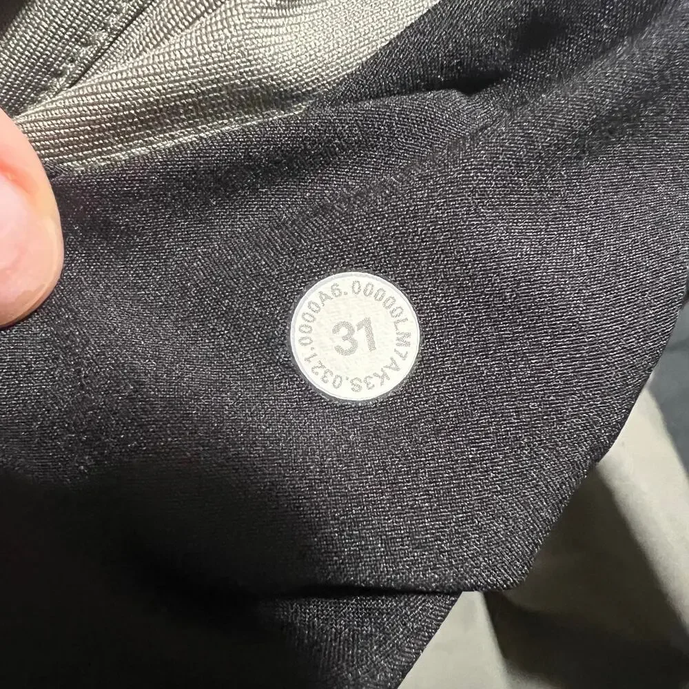 Lululemon Commission Classic Fit Shorts MENS 31